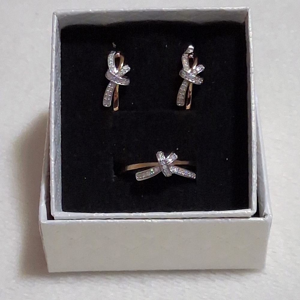 Natural 💎Diamond Set, Set in Gold Over 925 RING SZ 7